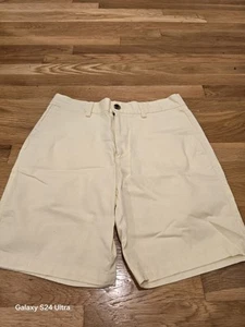 NWT Old Navy Slim Ultimate Chino Shorts Mens Size 30 YELLOW 8" Inseam Built Flex - Picture 1 of 5