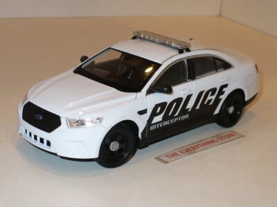 WELLY FORD POLICE INTERCEPTOR WHITE 1:24 SCALE NEW USA FREE SHIP  - Image 1 of 4