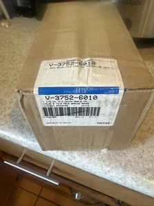 Johnson Controls V-3752-6010 1 1/4”Union Angle Valve without Actuator NEW! 1.25” - Picture 1 of 4