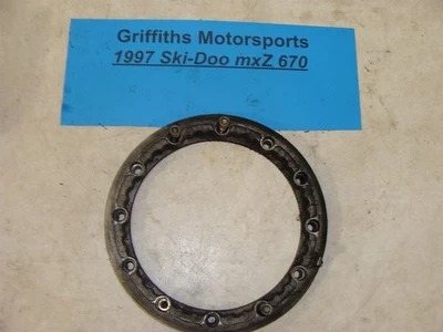 Ski-Doo MXZ 670 1997 montaje en retroceso anillo placa soporte jefe Foto 1 de 4