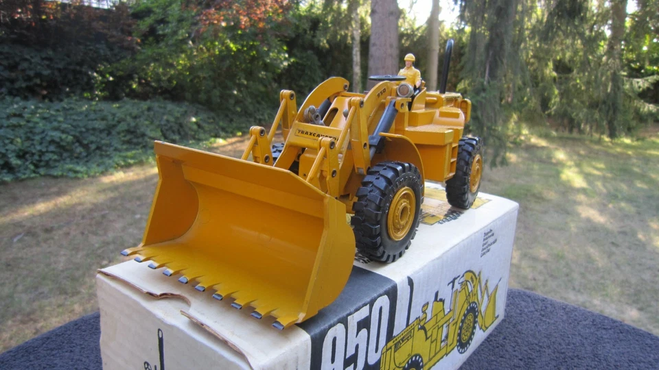 Conrad Strenco Caterpillar 950 Loader S/Tires 1/25 Mint Box! - Image 1 of 4