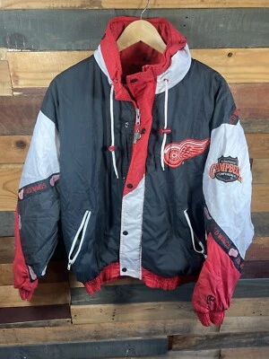 Vintage 90s Detroit Red Wings NHL Hockey Full Zip Red Puffer Jacket Pro Player L - Image 1 of 4