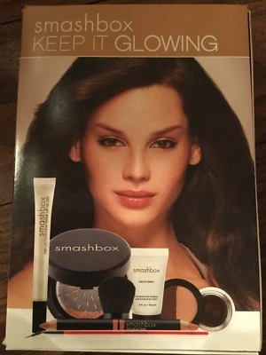 SMASHBOX KEEP IT GLOWING 8 PIECE MAKE UP SET Eyeshadow Duo Glow/getter NEW BOXED - Image 1 of 3