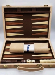 Vintage BACKGAMMON Travel Magnetic Game Set Beige Velour Folding Case Compact - Picture 1 of 8