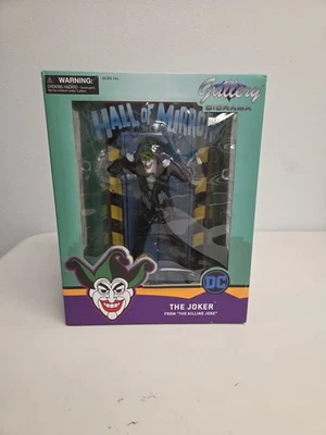 Diamond Select Toys DC Gallery: The Killing Joke - Joker PVC Figure New In Box - Image 1 of 4