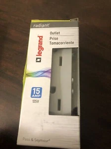 Salida de pared para decorador de interiores gris Legrand Radiant 15 amperios 125 voltios 885-TRBKCC8 - Imagen 1 de 1