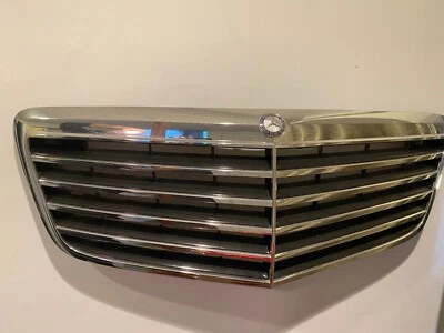 Mercedes W211 E-Class Genuine Front Grille Assembly E320 E550 E350 E55 E63 AMG - Image 1 of 4