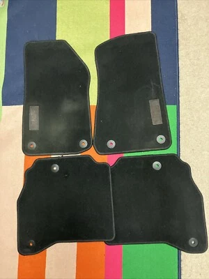 Tapetes Jeep Gladiator 2020 de fábrica OEM Wrangler Chrysler 2018-2024 Foto 1 de 4