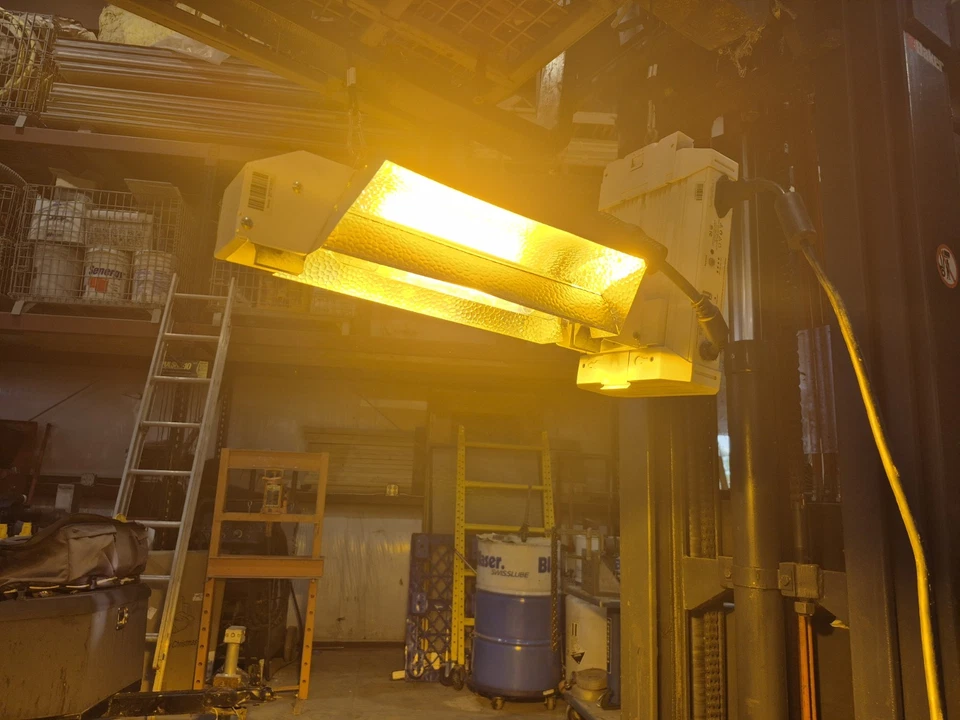 Светильник для выращивания растений Hydrofarm Phantom 1000 Вт DE двухсторонний HPS/MH 277 В с балластом PHB4020 - Изображение 1 из 4