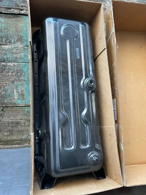 HEMTT M977 DETROIT DIESEL 8V, 92 SERIES ENGINE OIL PAN 8924375, 2815-01-346-4363 - Image 1 of 4