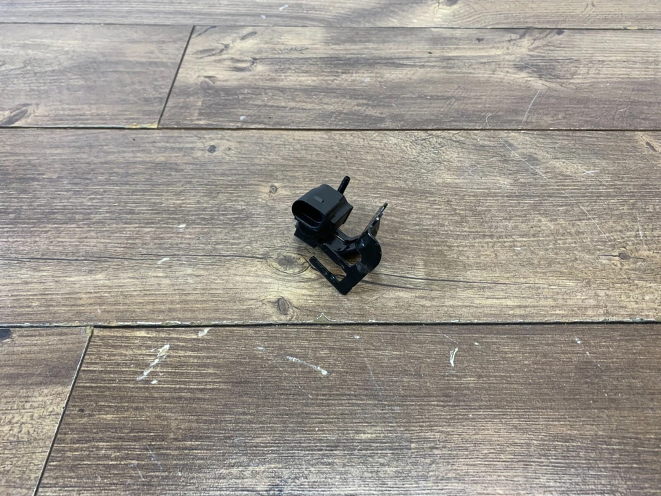 Electroválvula de purga de vacío EGR 2012-2018 motor 2,0 L 037-906-283-C Foto 1 de 4