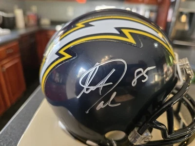 Minicasco autógrafo Antonio Gates C.O.A uno de los grandes extremos apretados del juego Foto 1 de 4