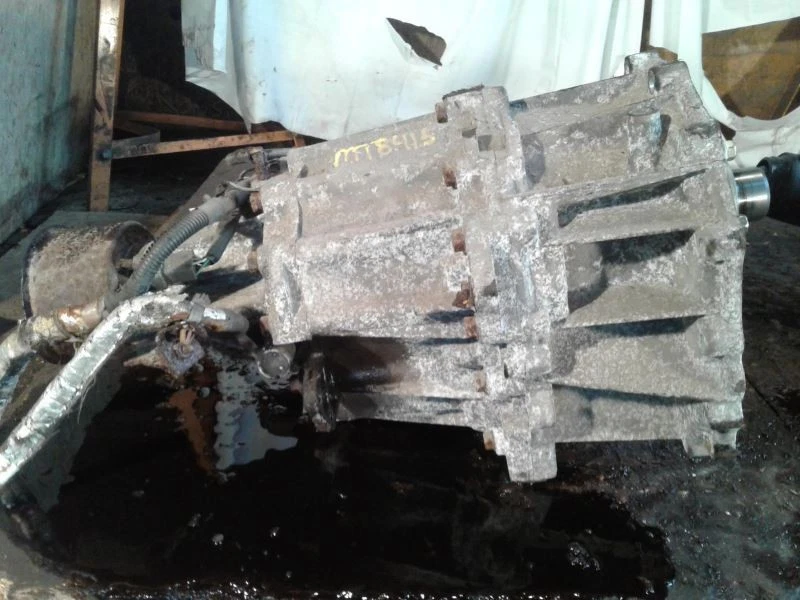 Transfer Case 4X4 4WD 98 1998 Infiniti QX4 130K Miles - Image 1 of 4