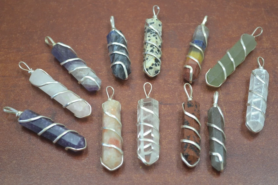 12 ШТ. РАЗНООБРАЗНЫЕ КУЛОНЫ С СЕРЕБРЯНЫМ ПОКРЫТИЕМ ИЗ АГАТА И ДРАГОЦЕННЫХ КАМНЕЙ #F-1329 - Изображение 1 из 1