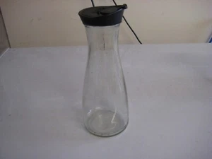 Vinaigrette Salad dressing or oil glass bottle with plastic top. - Picture 1 of 4