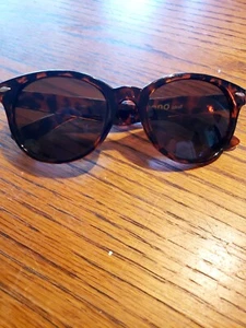 Women's Sunglasses Tortoise Shell Pattern - Picture 1 of 14