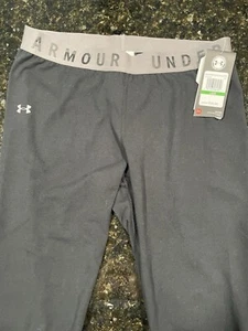 NWT Underarmour Womens Sz LARGE Capri Leggings Athletic Workout Yoga Pants Black - Picture 1 of 6