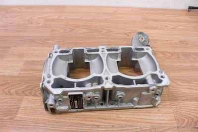 2008 SKI-DOO SUMMIT 800 X 800R cárteres superiores / estojos de motor principal - rachados - Imagem 1 de 4