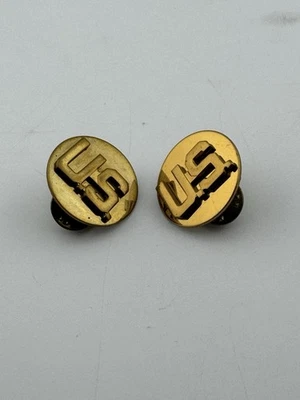 WW2 US Army Enlisted Gold Tone Collar Disc Pinback Lapel Insignia Pin Badge - Image 1 of 4