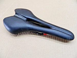 Pro Falcon Saddle 145mm Black Carbon Rails Ultra Light! - Picture 1 of 5