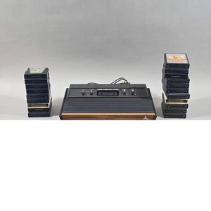 Consola de juegos Atari 2600 negra/madera CX-2600 A Atari 2600 - Imagen 1 de 11