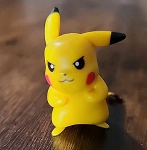 Pokemon Pikachu Mini Figura Pokémon Pikachu Cola Rota - Imagen 1 de 12