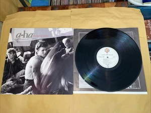 A-ha - Hunting High And Low - 12”lp 1985 A2/Bxx Vgc+/ex.con - Picture 1 of 7