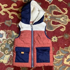 Hooded Sleeveless Jacket - Picture 1 of 4