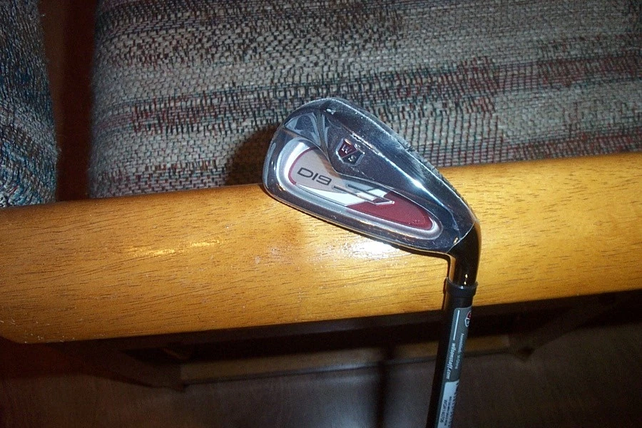 BRAND NEW Wilson  Di 9  steel  uniflex 6 iron - Image 1 of 1
