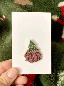 Hermione Bag Pin Christmas Harry Potter Wizarding Trunk Litjoy Illumicrate - Picture 1 of 1