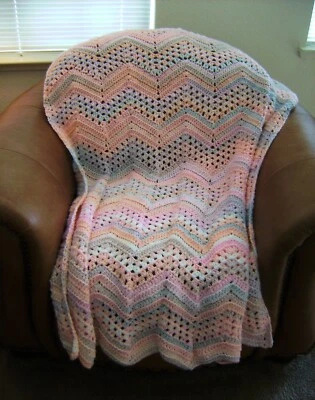  NEW HAND CROCHET PINK PEACH GRAY PASTEL  MULTI  RIPPLE AFGHAN LAP BLANKET THROW - Image 1 of 4