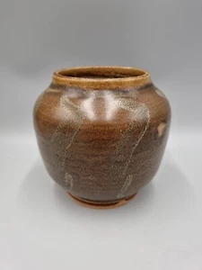 A Studio Pottery Footed Bulb Vase. Unmarked, VGC. - Picture 1 of 12