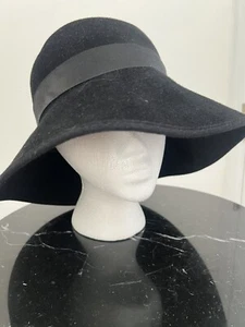 Helen Kaminski Australia Women's Black Velvety Felt Hat Grosgrain Ribbon & Bow - Picture 1 of 6