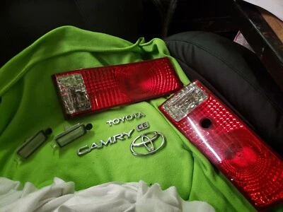 00-01 TOYOTA CAMRY CONDUCTOR PASAJERO LUZ TRASERA INTERIOR MALETERO EMBLEMA LOTE IZQUIERDA DERECHA Foto 1 de 4
