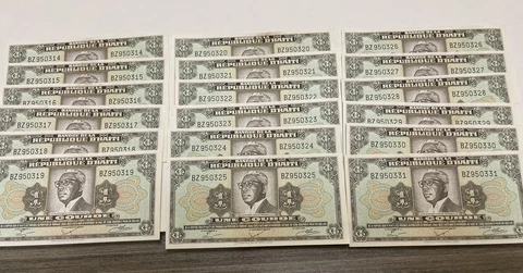 1987 $1 GEM Uncirculated 1 Gourde Set of 18 “Haiti" Consecutives! Old Currency! Cover