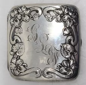 Antiguo estuche curvo de plata esterlina floral James E. Blake Co Repousse - Imagen 1 de 7