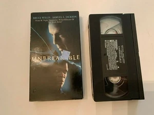 2001 Unbreakable VHS Video Tape Bruce Willis - Picture 1 of 2
