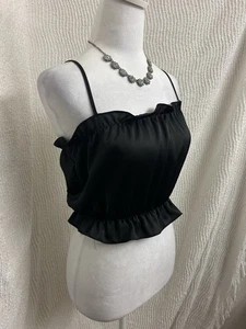 Top corto Intimately Free People negro satinado con correa de espagueti con volantes talla pequeña - Imagen 1 de 11