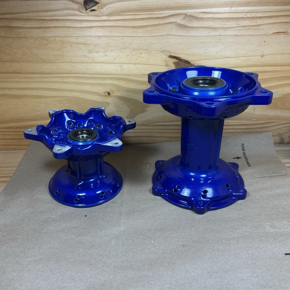 Bujes de rueda delanteros y traseros Yamaha YZ125 YZ250 1999-2025 OEM recubiertos de polvo azul Foto 1 de 4