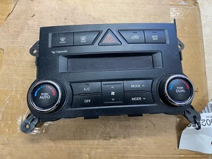 11 KIA SORENTO 3.5 HEATER A/C CLIMATE CONTROL PANEL AUTOMATIC 97250-1U360 OEM - Picture 1 of 2