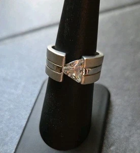 18KGE Ring Trillion Cut Zirkonia CZ Tension Modern Weißgold vergoldet Gr. 7 - Bild 1 von 9