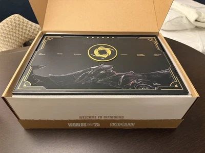 Riftbound: League of Legends Worlds Bundle 2025 TCG English IN HAND *NO SLEEVES* - Image 1 of 4