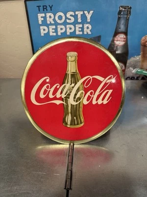 Letrero publicitario vintage de botón de celuloide de Coca-Cola de 9" Foto 1 de 4