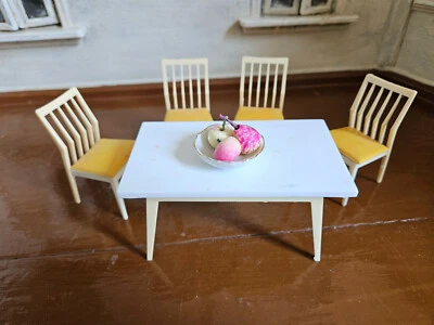 (RB)5025-1666, alte Puppenhaus Möbel, Tisch und Stühle, Spielzeug Deko DDR - Bild 1 von 4