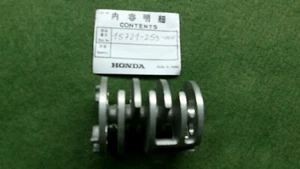 Honda C77 CB 72 77 first series crankcase breather vent baffle NOS 15721-259-000 - Picture 1 of 5