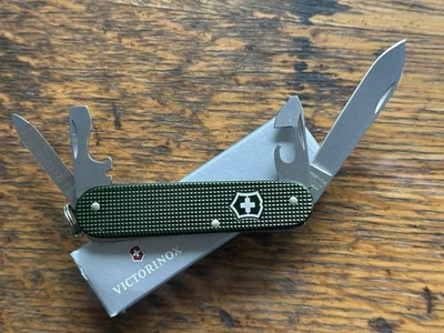 Navaja suiza Victorinox Green Cadet. DLT Foto 1 de 4