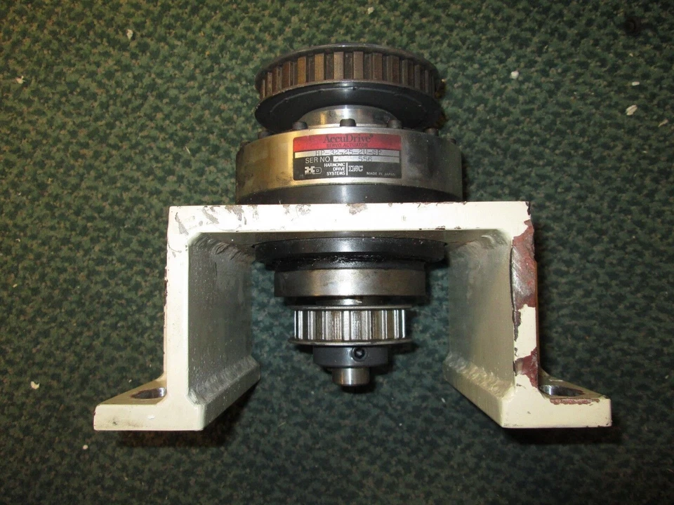 Harmonic Drive Systems AccuDrive 伺服执行器 HP-32-25-2U-SP 二手 — 第 1/1 张图片