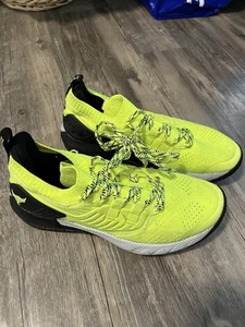 Under Armour Youth Train Technical Performance Project Rock gelb/schwarz 5,5 YEUC - Bild 1 von 8