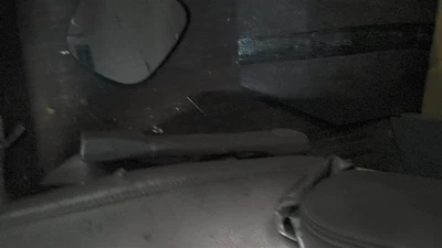 Fivela de cinto de segurança dianteira para motorista 98-02 EXPRESS 1500 VAN 1764881 - Imagem 1 de 4