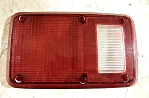 { 1978 1979 Dodge Van Taillight Lens Driver side RH NO SCREWS - Picture 1 of 2